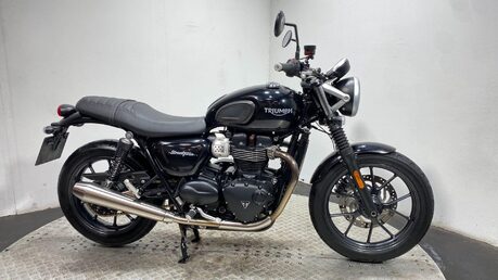 Triumph Street BONNEVILLE STREET TWIN 9