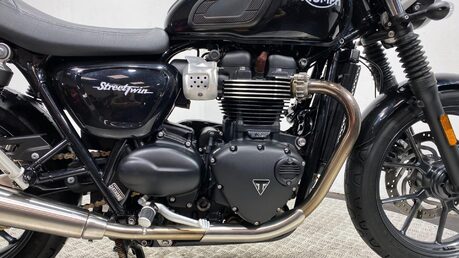Triumph Street BONNEVILLE STREET TWIN 16