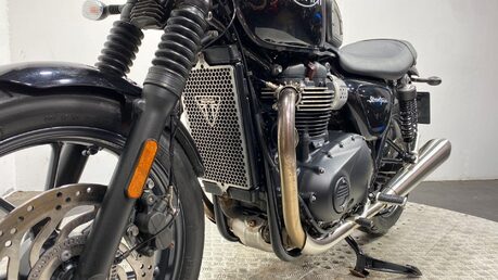 Triumph Street BONNEVILLE STREET TWIN 20