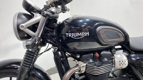 Triumph Street BONNEVILLE STREET TWIN 27