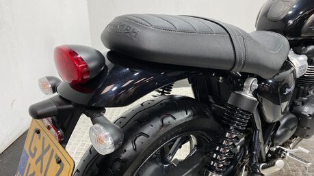 Triumph Street BONNEVILLE STREET TWIN 30