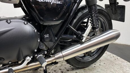Triumph Street BONNEVILLE STREET TWIN 42