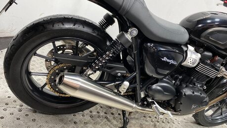 Triumph Street BONNEVILLE STREET TWIN 44