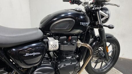 Triumph Street BONNEVILLE STREET TWIN 48