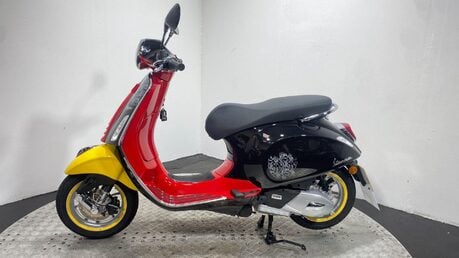 Piaggio Vespa Primavera VESPA PRIMAVERA DISNEY 125 2
