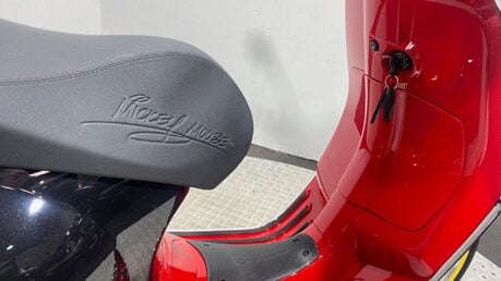 Piaggio Vespa Primavera VESPA PRIMAVERA DISNEY 125 17