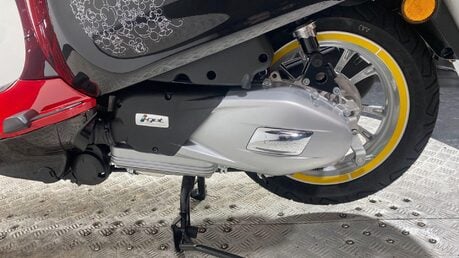 Piaggio Vespa Primavera VESPA PRIMAVERA DISNEY 125 51