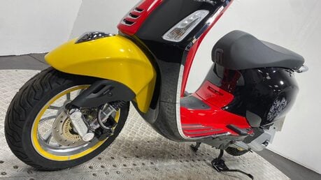Piaggio Vespa Primavera VESPA PRIMAVERA DISNEY 125 53