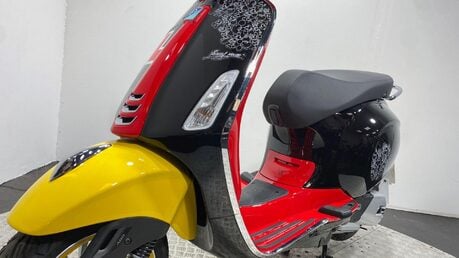 Piaggio Vespa Primavera VESPA PRIMAVERA DISNEY 125 54
