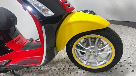 Piaggio Vespa Primavera VESPA PRIMAVERA DISNEY 125 39