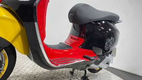 Piaggio Vespa Primavera VESPA PRIMAVERA DISNEY 125 55