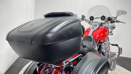 Harley-Davidson Touring FLHRSE CVO Roadking 4