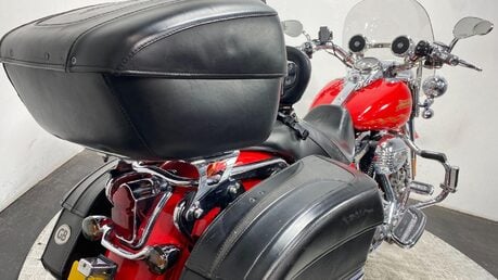 Harley-Davidson Touring FLHRSE CVO Roadking 11