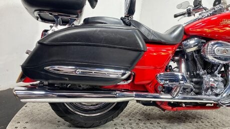 Harley-Davidson Touring FLHRSE CVO Roadking 14