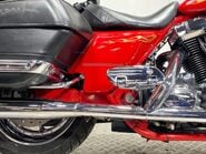 Harley-Davidson Touring FLHRSE CVO Roadking 15