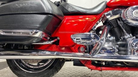 Harley-Davidson Touring FLHRSE CVO Roadking 15