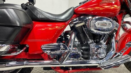 Harley-Davidson Touring FLHRSE CVO Roadking 17