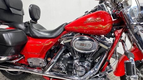 Harley-Davidson Touring FLHRSE CVO Roadking 18