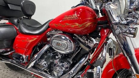 Harley-Davidson Touring FLHRSE CVO Roadking 22