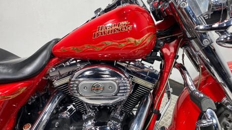 Harley-Davidson Touring FLHRSE CVO Roadking 23
