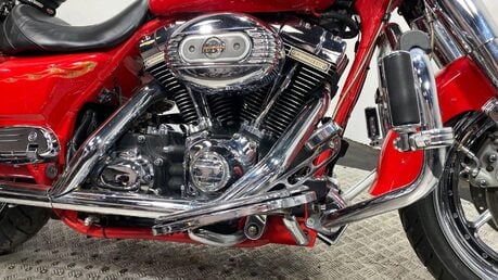 Harley-Davidson Touring FLHRSE CVO Roadking 24