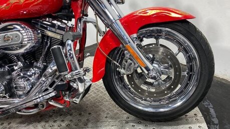 Harley-Davidson Touring FLHRSE CVO Roadking 26