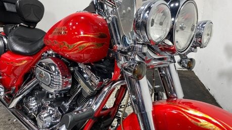 Harley-Davidson Touring FLHRSE CVO Roadking 29