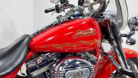 Harley-Davidson Touring FLHRSE CVO Roadking 32