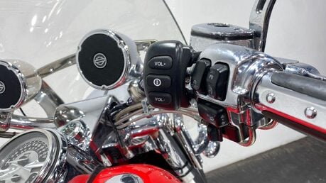 Harley-Davidson Touring FLHRSE CVO Roadking 34