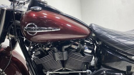 Harley-Davidson Softail 1745 FLHC Heritage Classic Euro 4 23