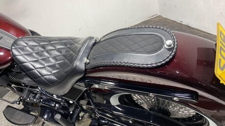 Harley-Davidson Softail 1745 FLHC Heritage Classic Euro 4 36