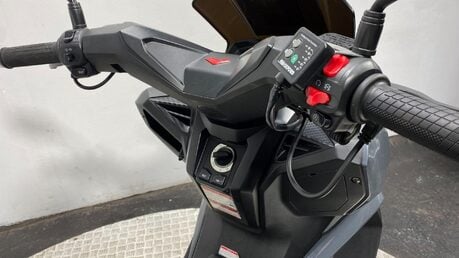 Lexmoto Aura 125 4