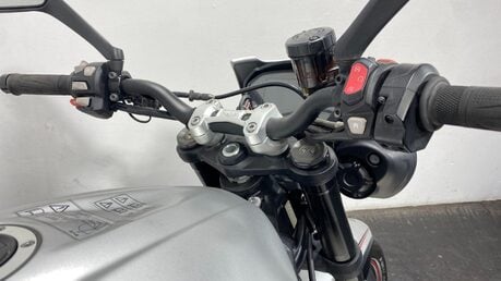 Triumph Street Triple STREET TRIPLE R 19
