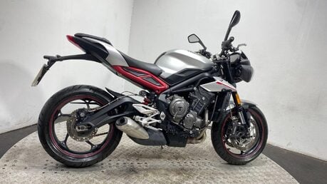Triumph Street Triple STREET TRIPLE R 10