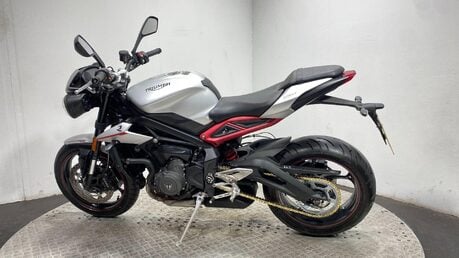 Triumph Street Triple STREET TRIPLE R 15