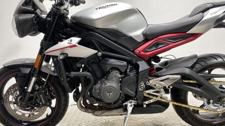 Triumph Street Triple STREET TRIPLE R 27