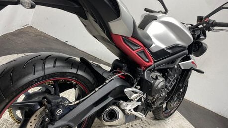 Triumph Street Triple STREET TRIPLE R 28