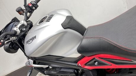 Triumph Street Triple STREET TRIPLE R 35