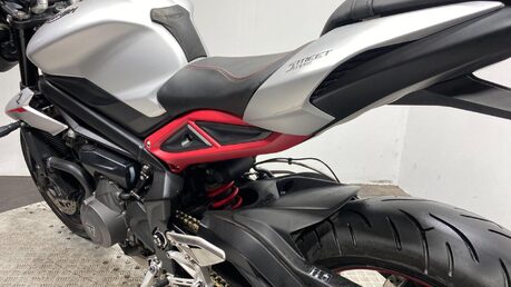 Triumph Street Triple STREET TRIPLE R 38