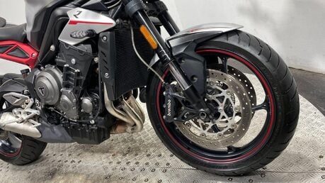 Triumph Street Triple STREET TRIPLE R 42