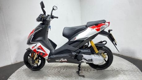 Aprilia SR 50 SR 50 R 17