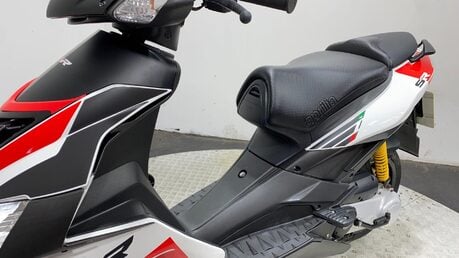 Aprilia SR 50 SR 50 R 32