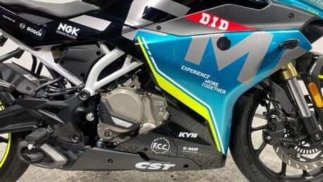 cf moto SR 300 SR 17
