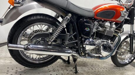 Triumph Bonneville BONNEVILLE T100 6