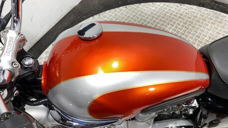 Triumph Bonneville BONNEVILLE T100 40