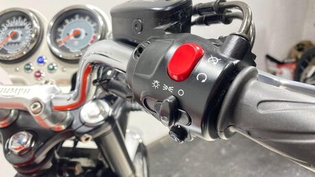 Triumph Bonneville BONNEVILLE T100 63