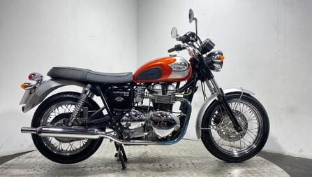 Triumph Bonneville BONNEVILLE T100
