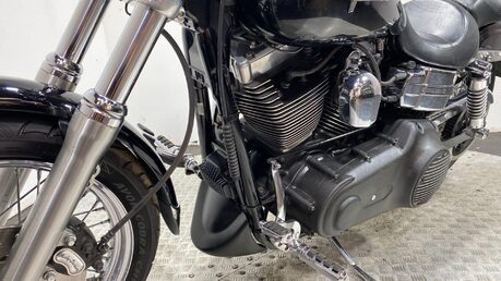 Harley-Davidson Dyna FXDB STREET BOB 16