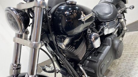 Harley-Davidson Dyna FXDB STREET BOB 17