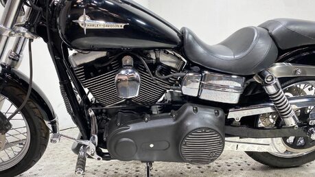 Harley-Davidson Dyna FXDB STREET BOB 18